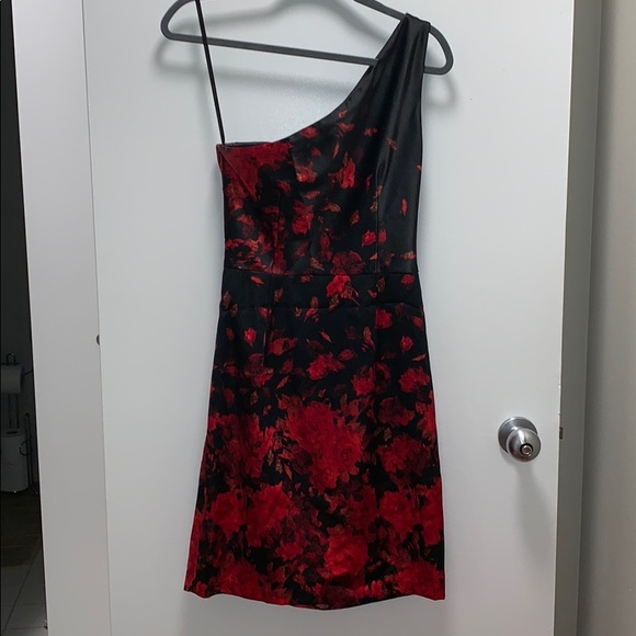 Black and red silk cocktail dress - Picture 2 of 3